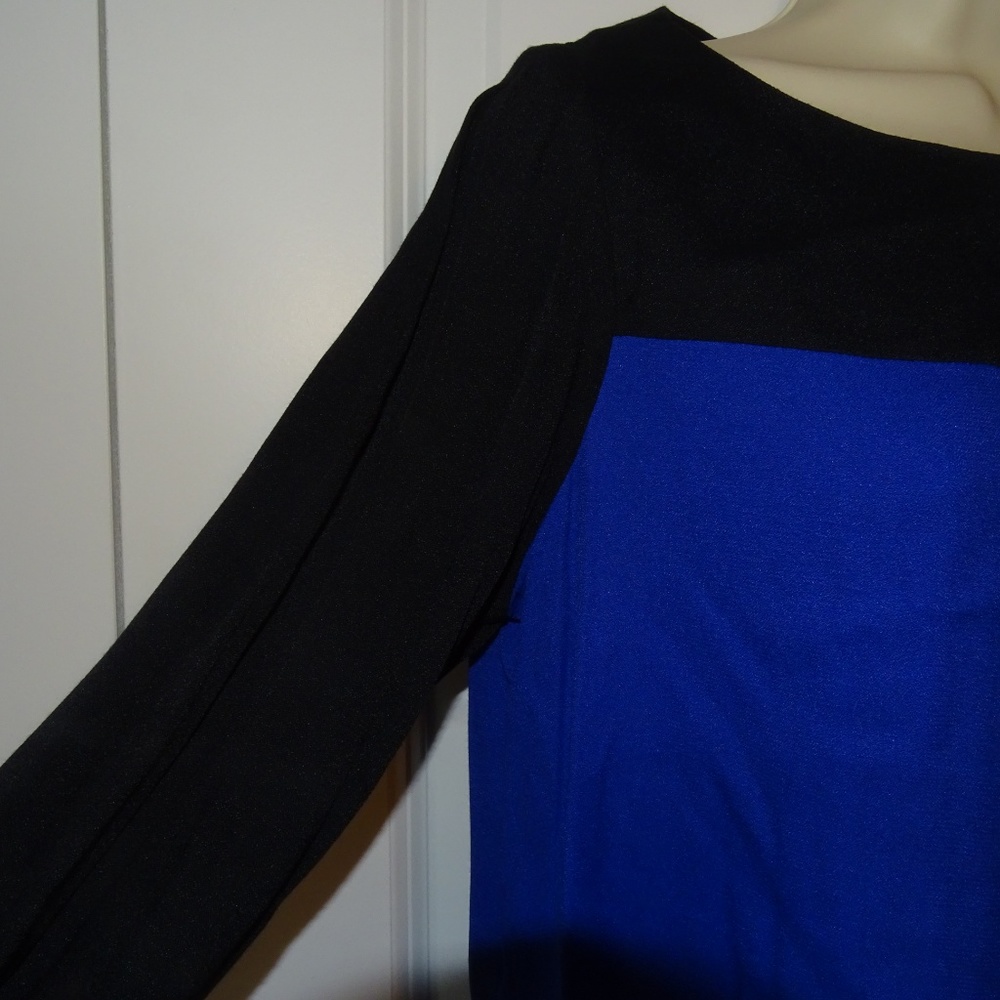 Color block top - Picture 2 of 5